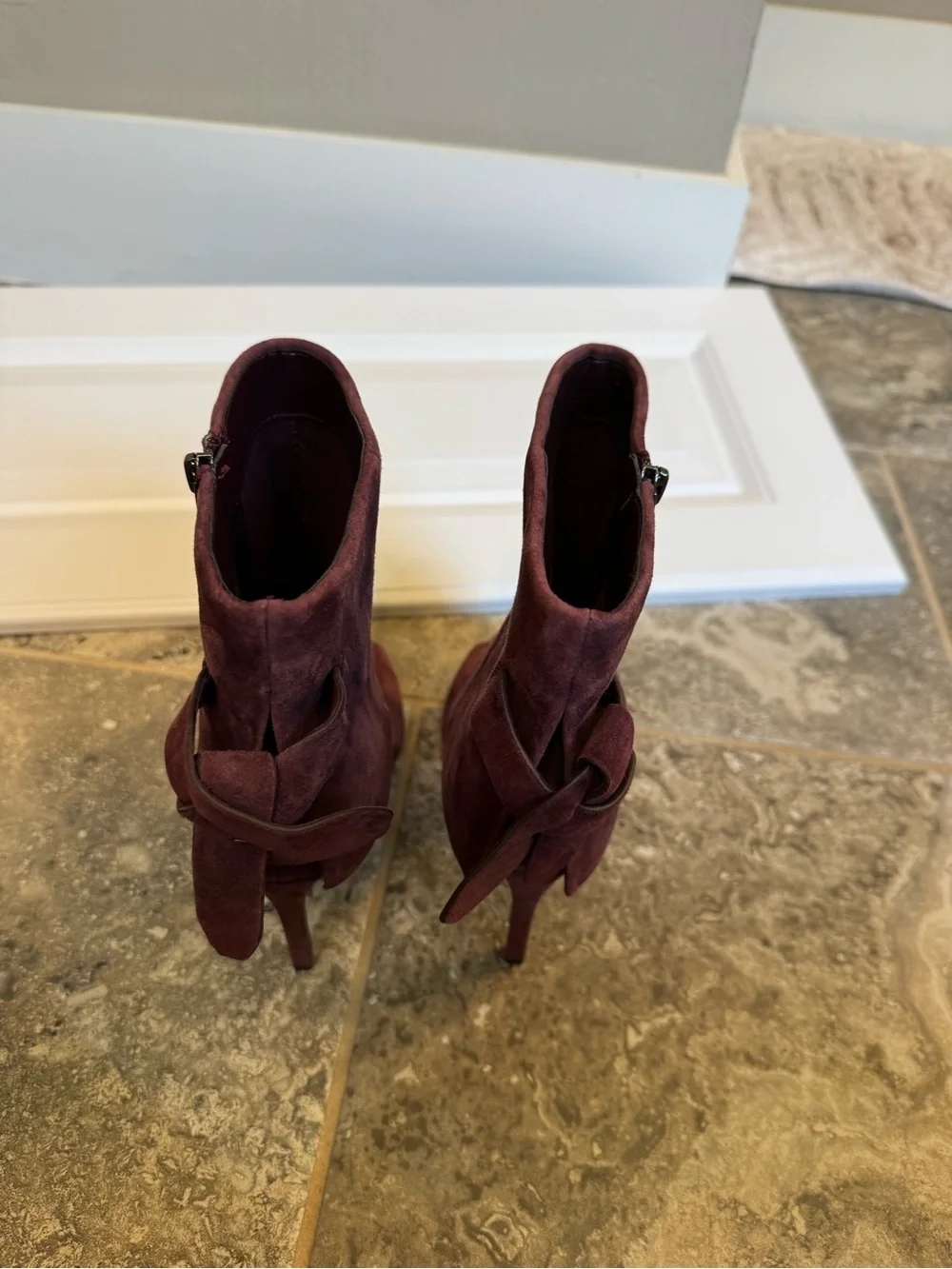 Vince Camuto Amesha Open-Toe Suede Maroon Women’s Ankle Booties with Bow Detail